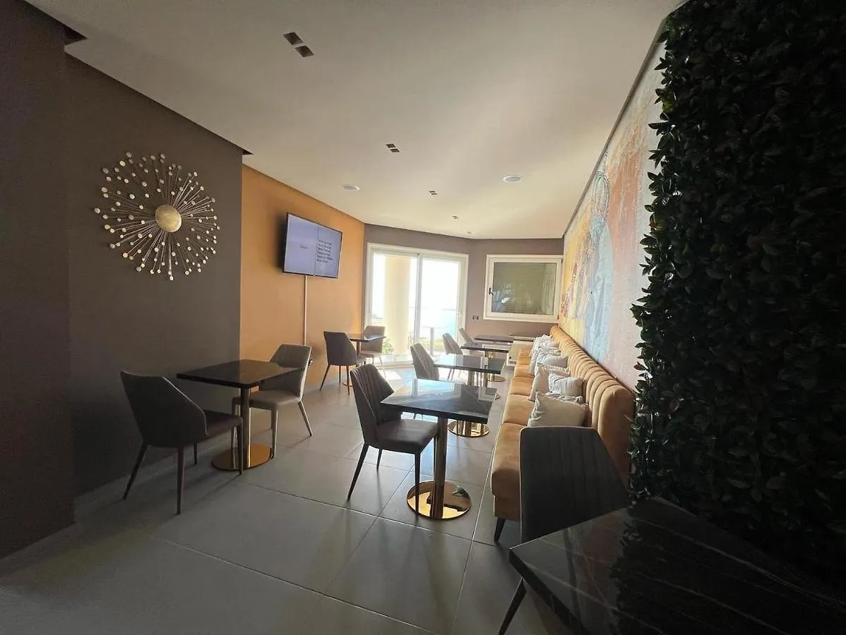 Cc Hotel & Residence Vlora 0*,
